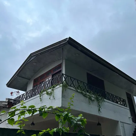Crystal Lake Resort Kandy Exterior photo