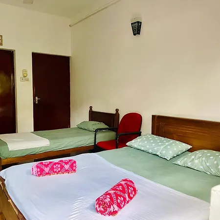 Crystal Lake Resort Kandy Exterior photo