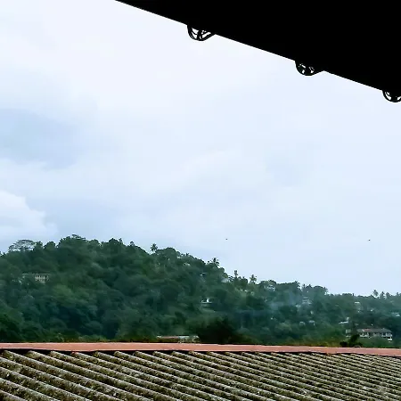 Crystal Lake Resort Kandy Exterior photo